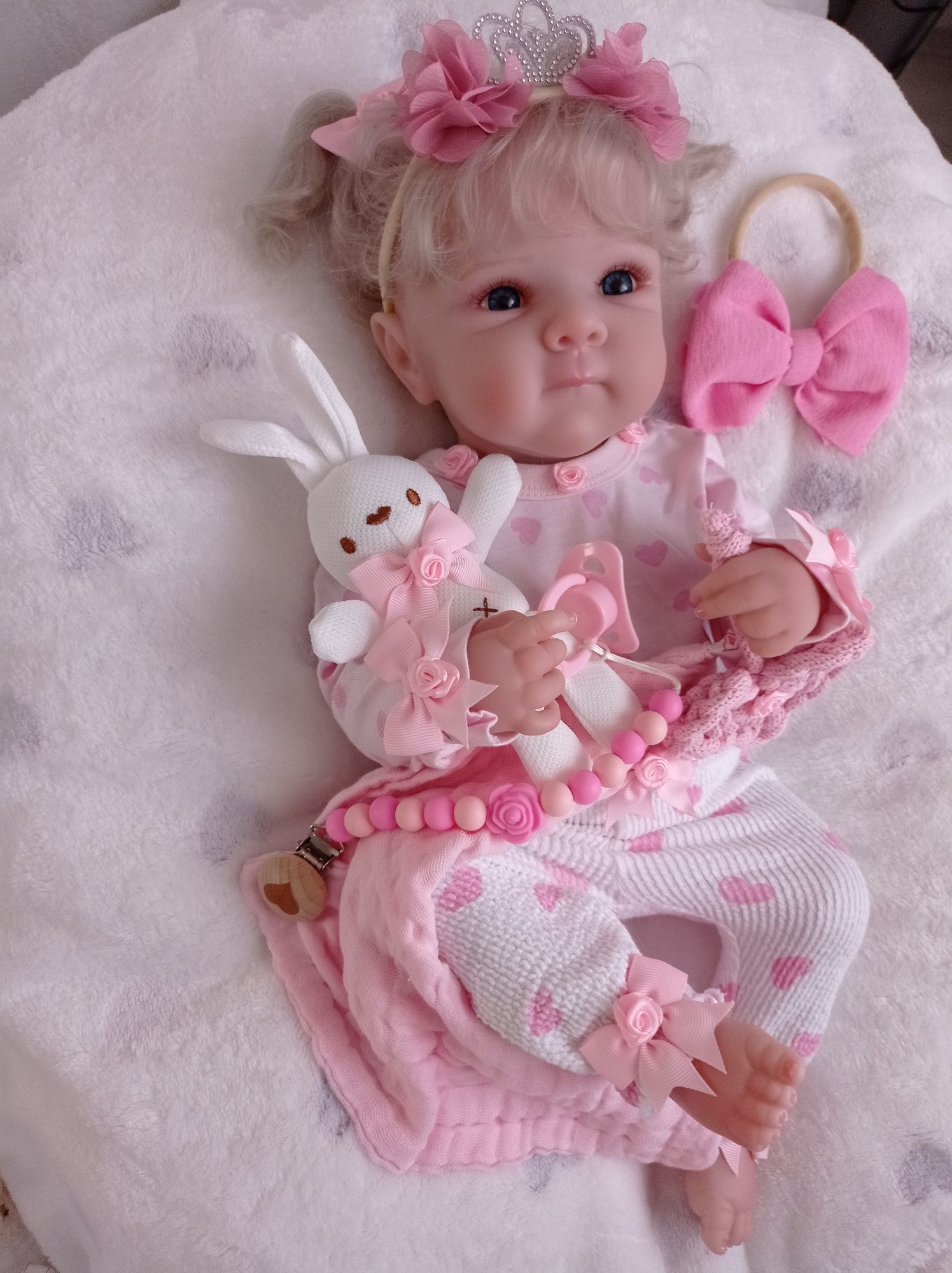 Śliczna lala w typie reborn z miękkiego winylu+wyprawka