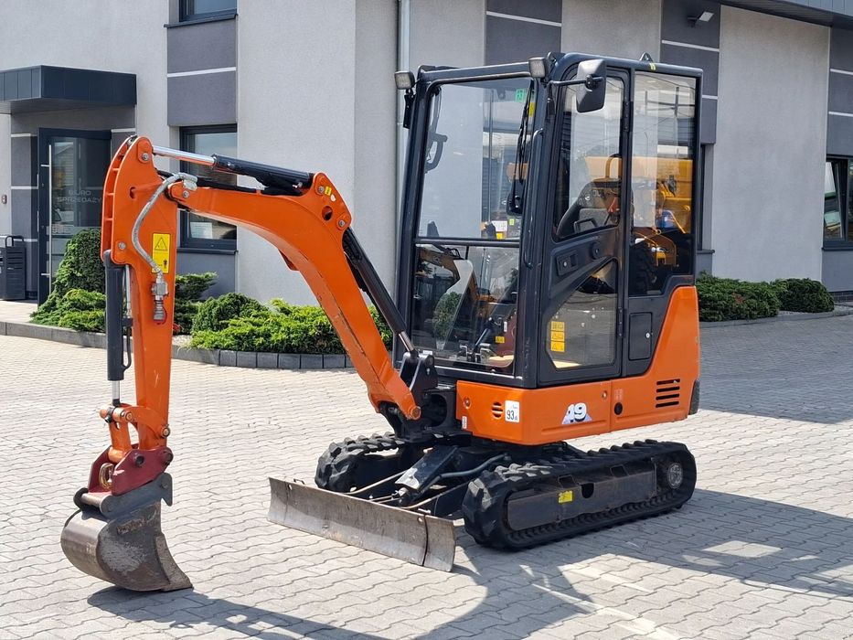 Hitachi ZX 19-6  minikoparka, 19 C-1 szybkozłącze, 8018