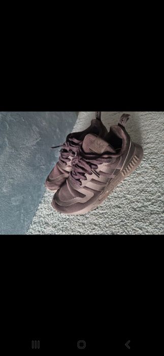 Sapatilhas adidas pretas