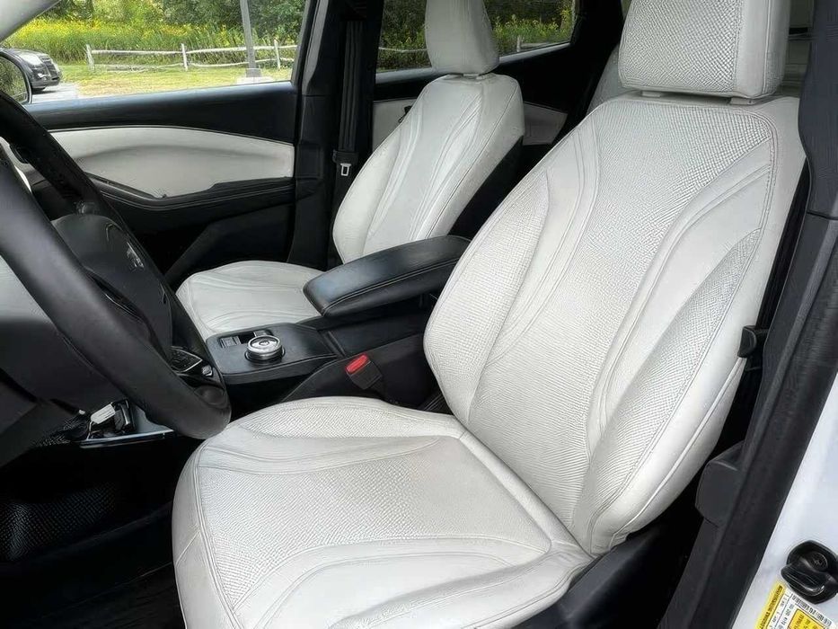 Ford Mustang Mach-E Premium      2021