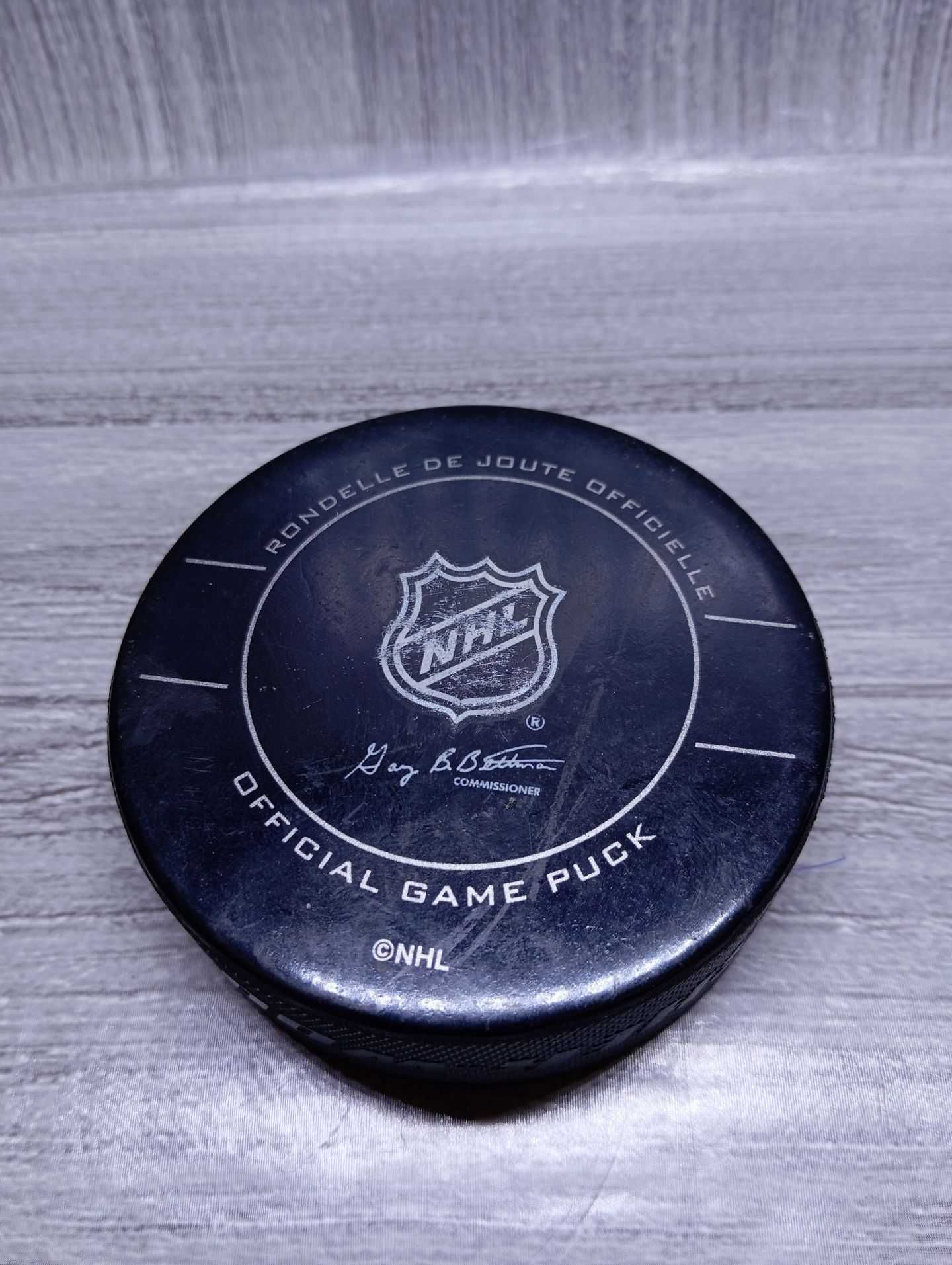 Toronto Maple Leafs krążek Official Game Puck
