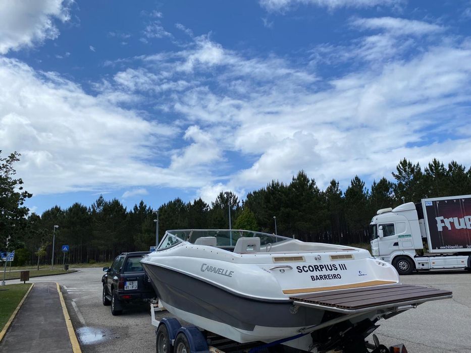 Caravelle 21 - Motor mercruiser 4.3 V6 - 9 lugares