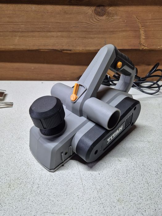 Titan Strug Elektryczny 900w