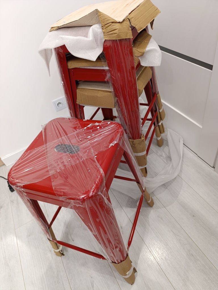 Czerwone Krzesła STOŁKI Z Siedziskiem WYS 61 CM 4 SZT