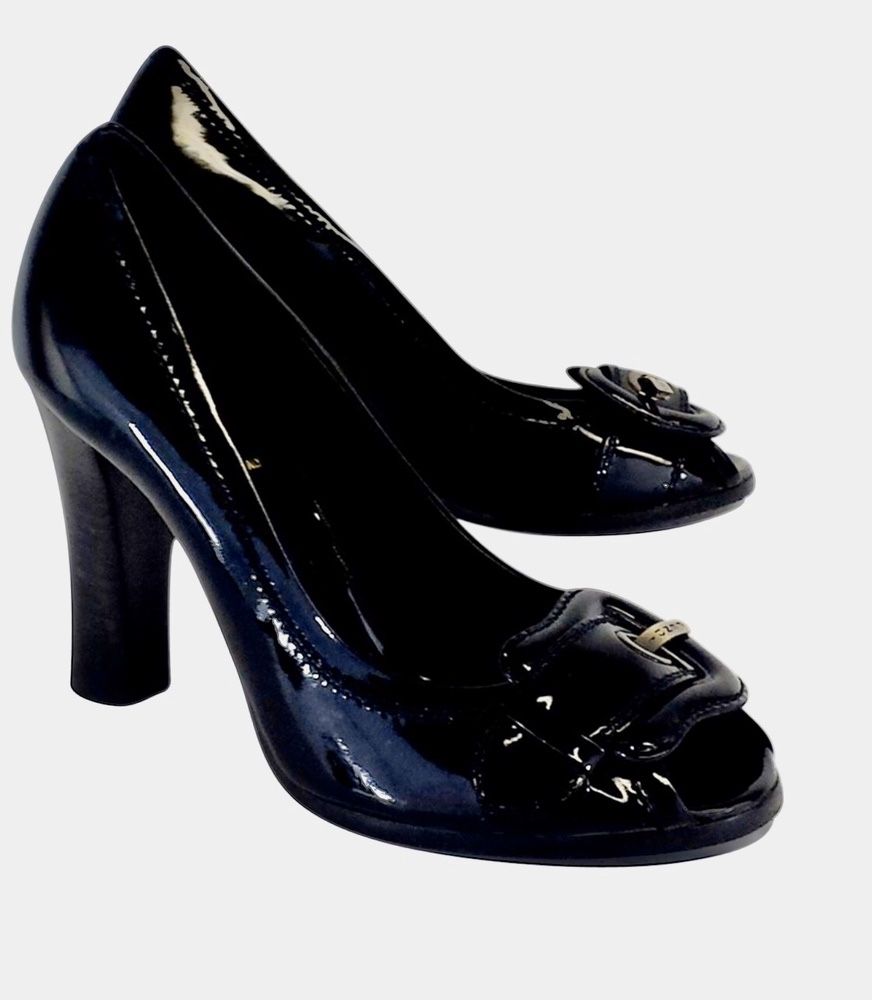 Fendi Patent b buckle. Open toe. Na stabilnym obcasie. 38,5
