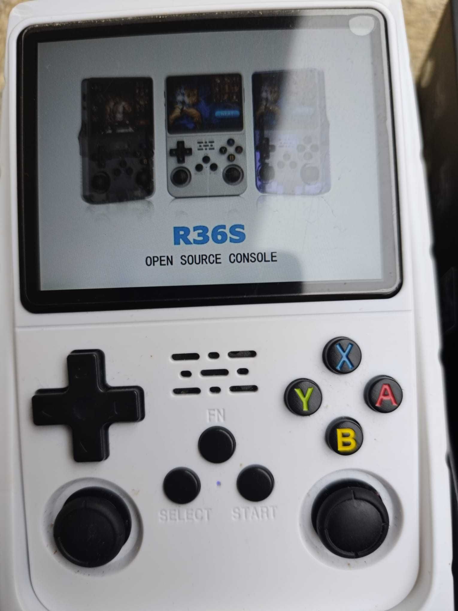 Consola de Jogos R36S (15000 jogos) — Como Nova!