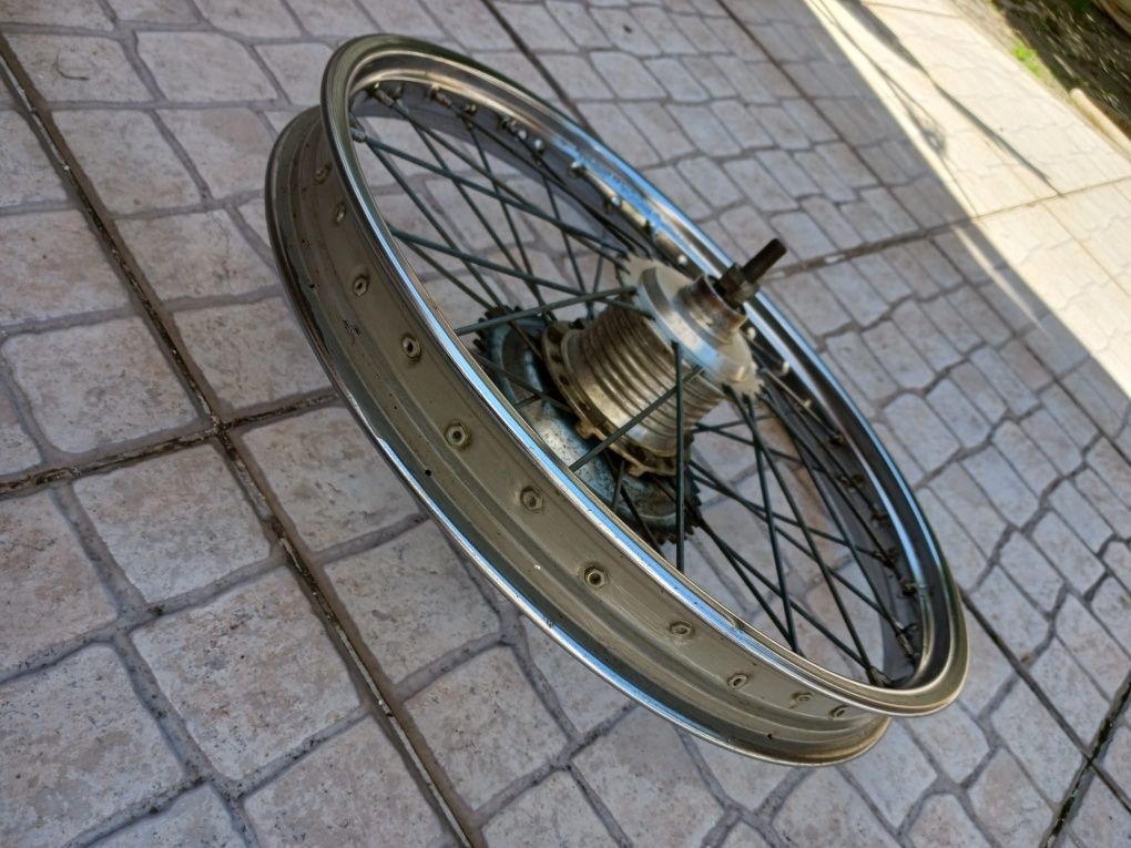 Roda de trás de mobilete Francesa Peugeot 103