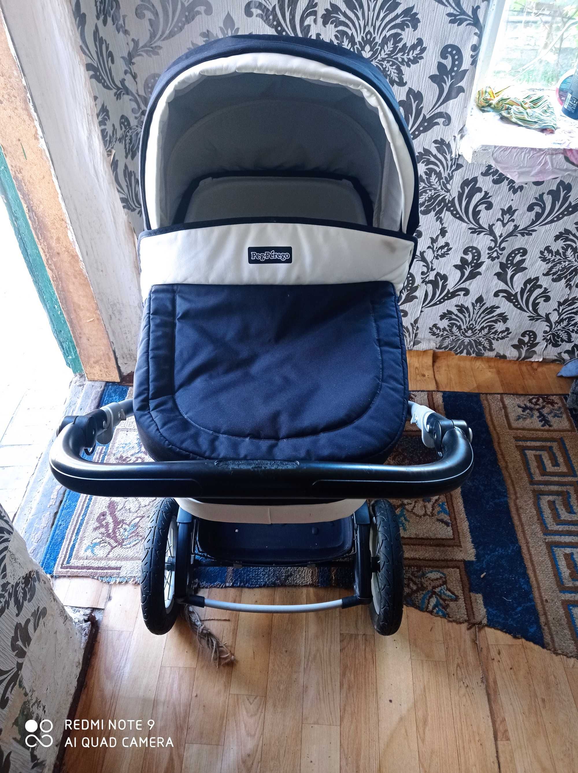 Детская коляска для младенца