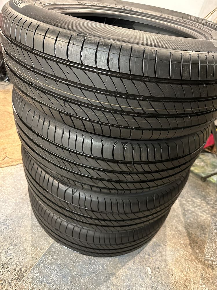 4x Michelin Primacy 4 215/65/R17 103V