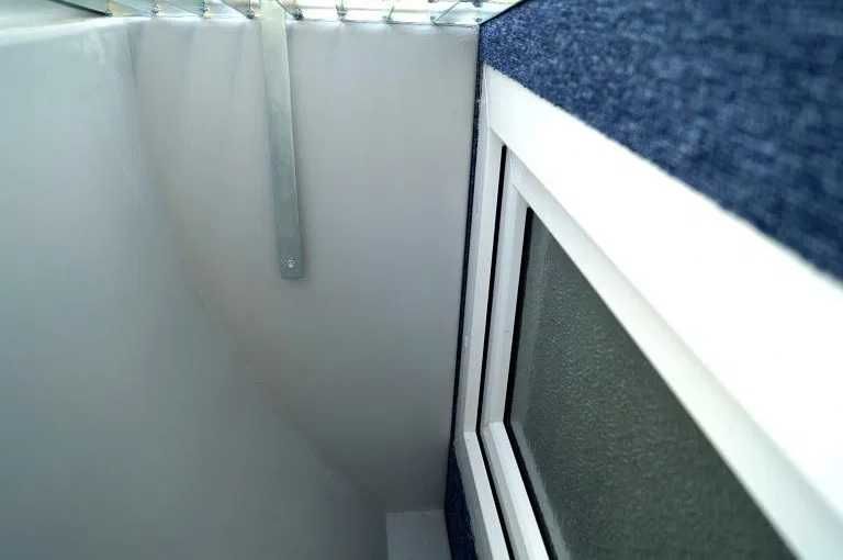 Doświetla okien piwnicznych