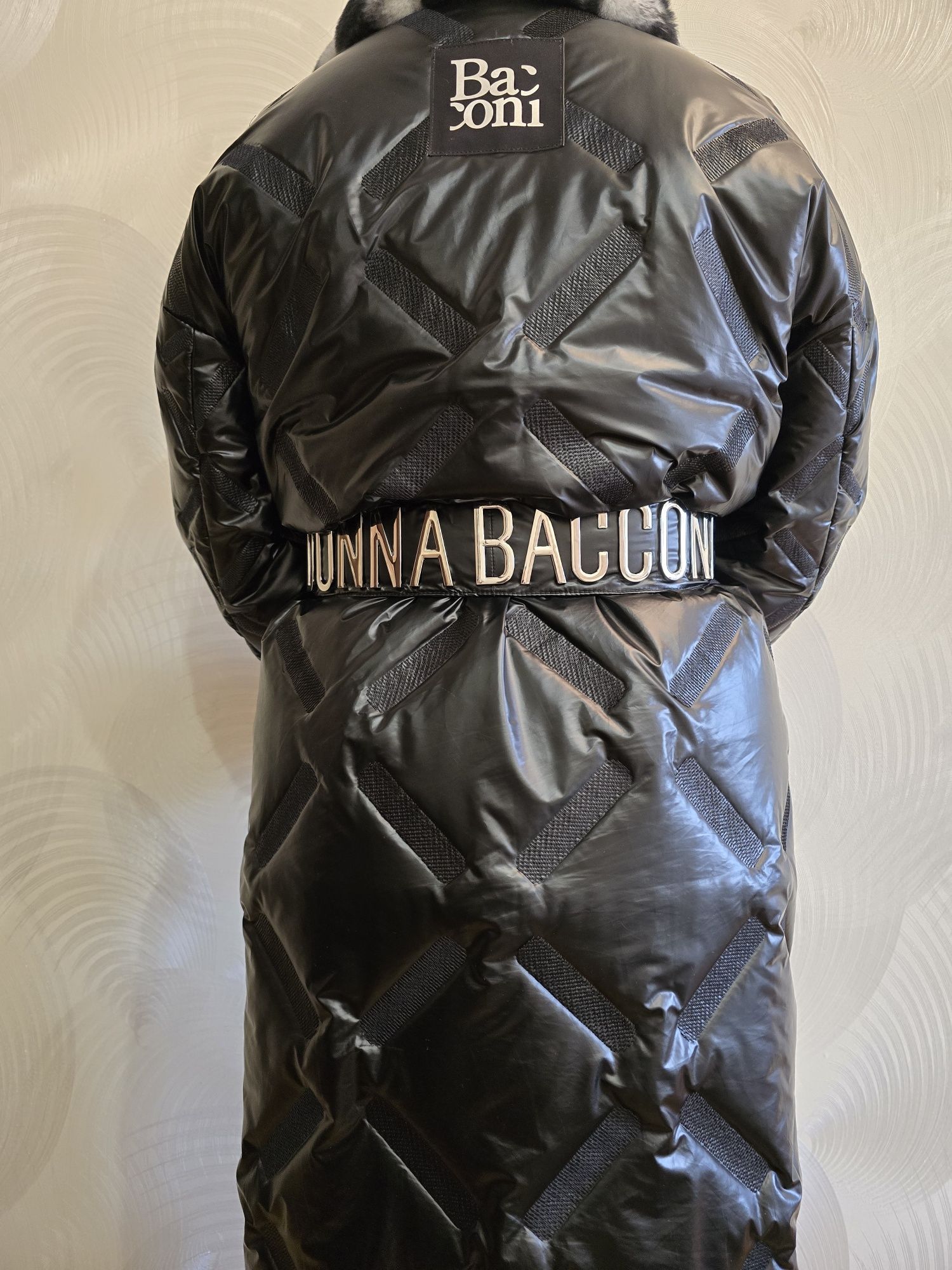 СРОЧНО продам женское пальто фирмы Bacconi