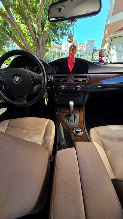 BMW 320I Touring 2009 Petrol