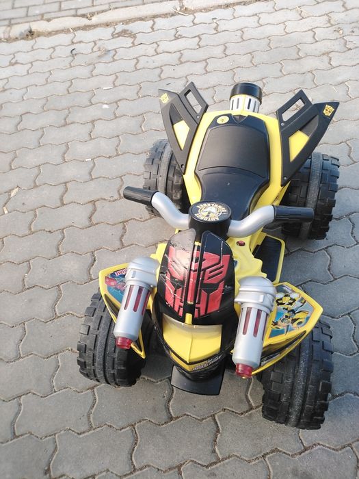 Moto quatro elétrica