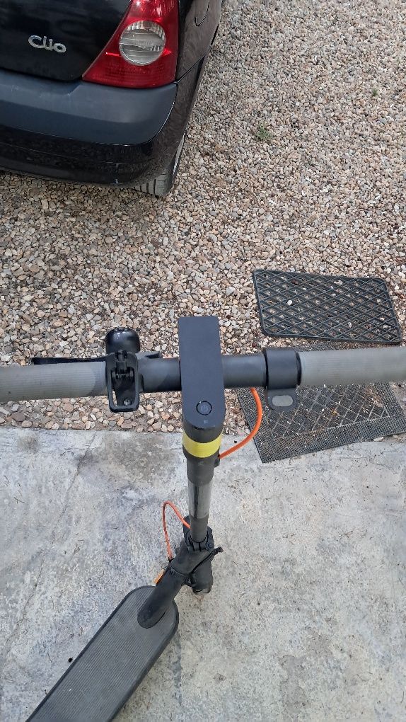 Trotinete elétrica avariada