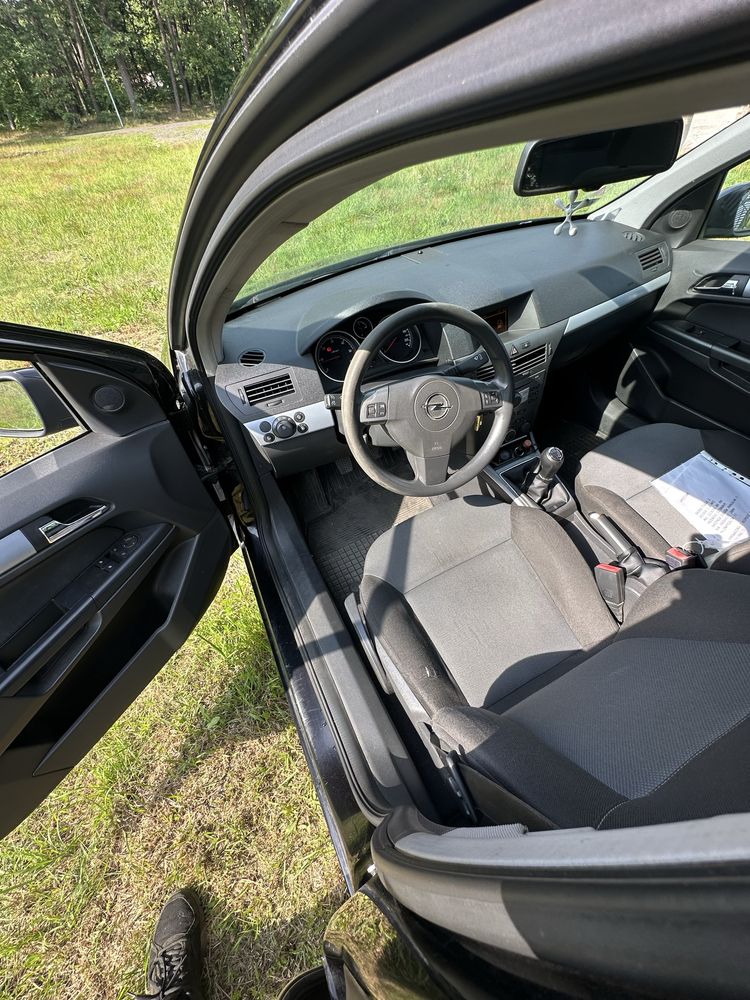 Opel astra H 1,9 cdti 150km 6 biegow klima hak