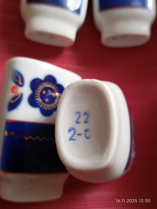 Фарфорові чарки сувенірні