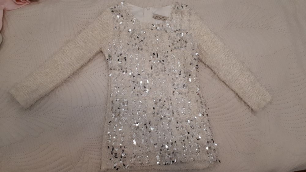 продам нарядное платье/туника 3-3.5года