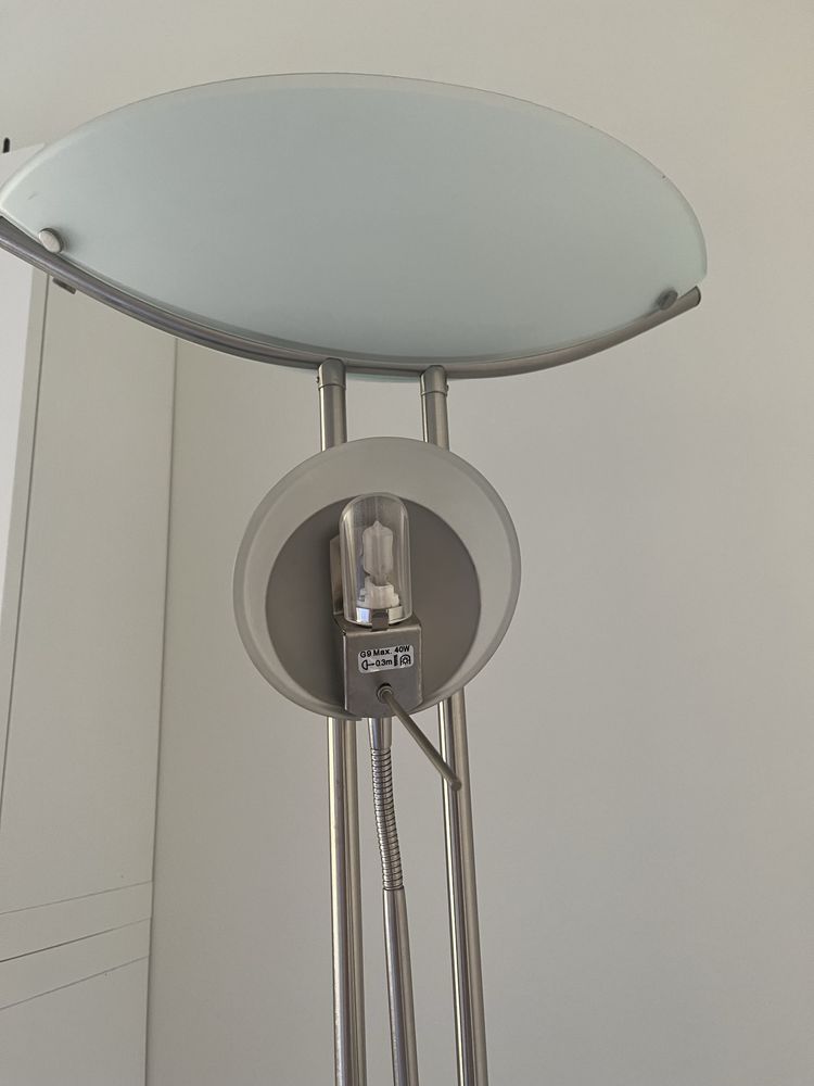 Lampa podlogowa stojaca