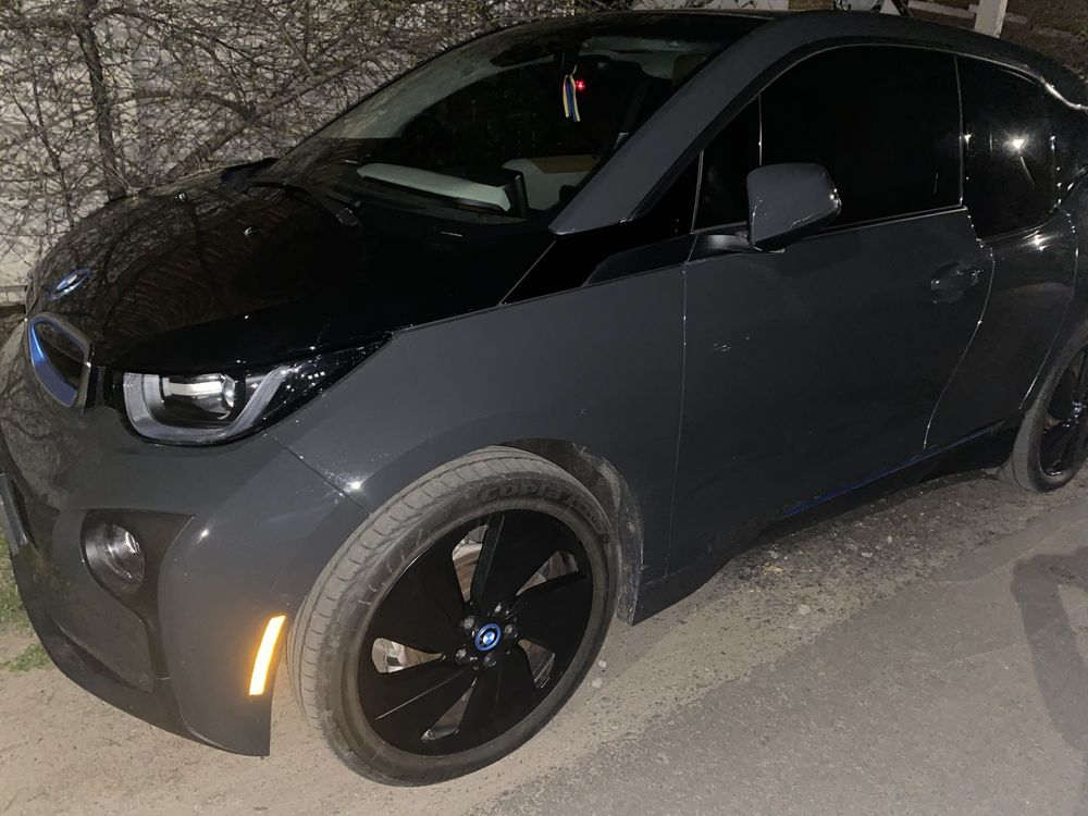 Продам свій BMW i3  2015 року, без торгу