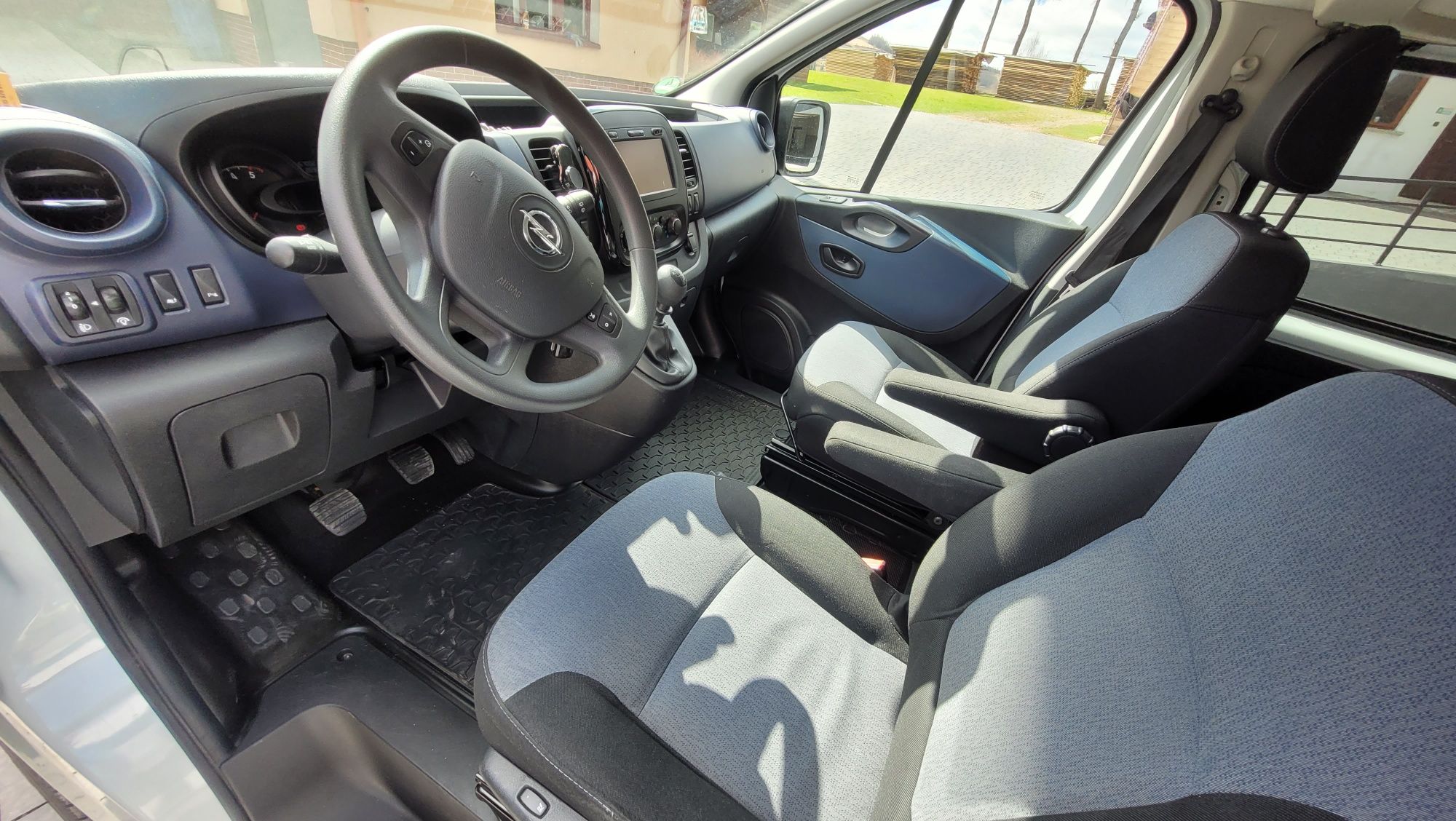 Opel vivaro 2018 r 8 osób przeb. 167 tys
