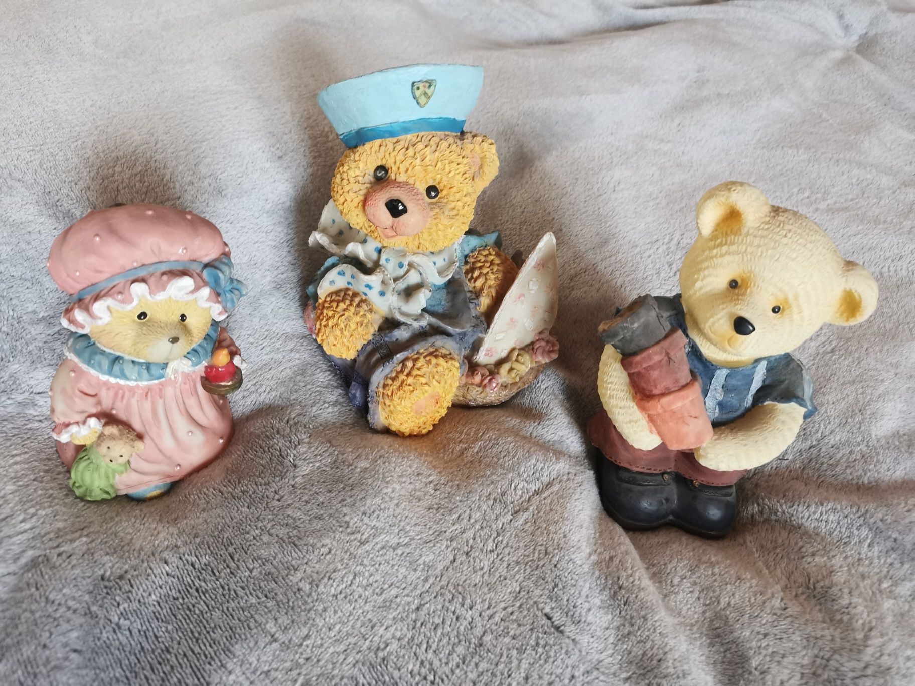 Skarbonki, figurki, świeczniki