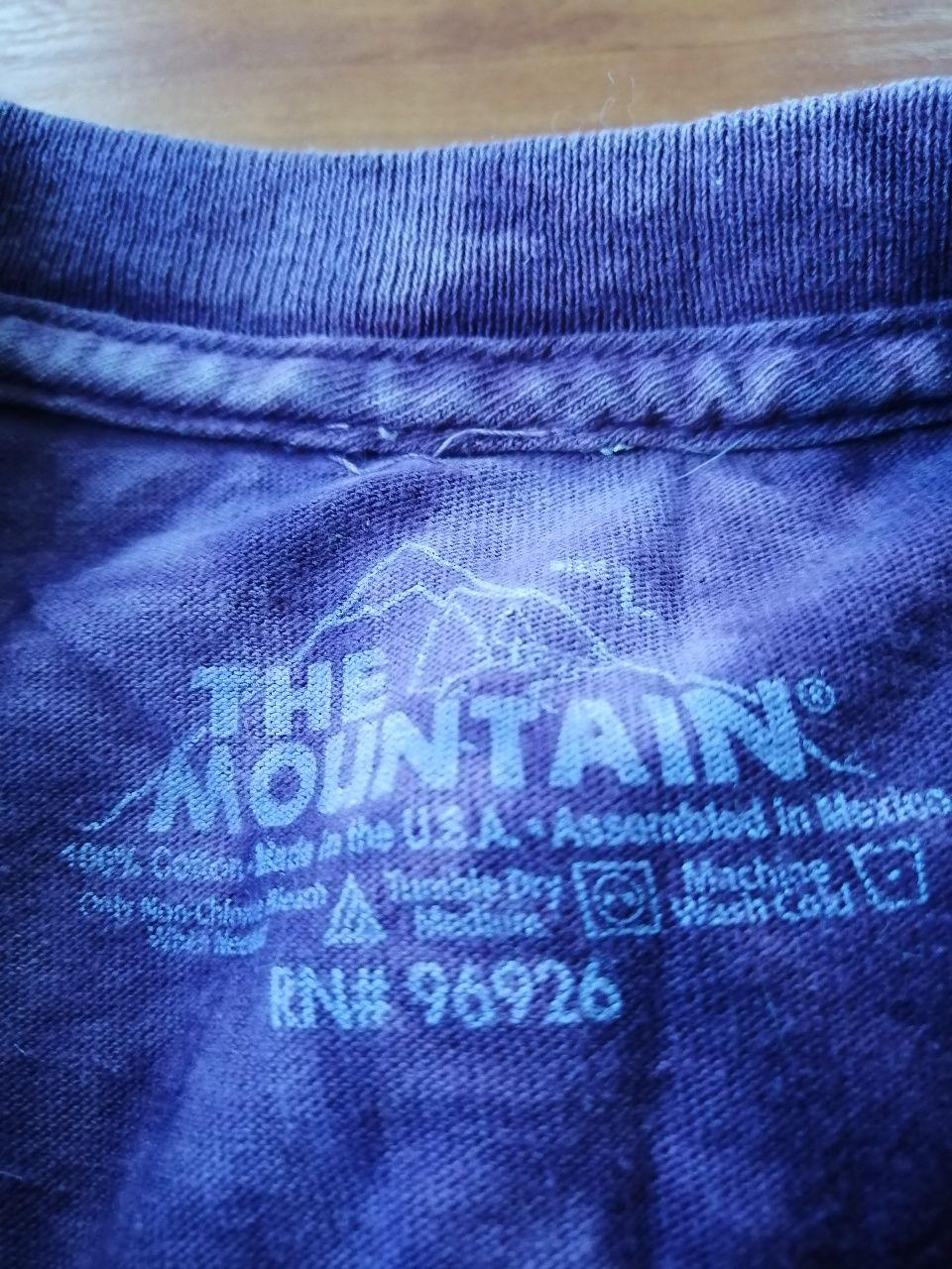 Продам футболку Тhe Mountain, размер L