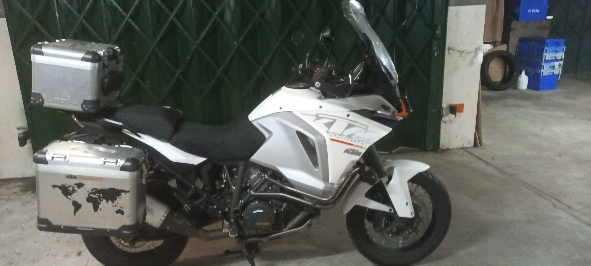 Moto ktm 1290 adventure