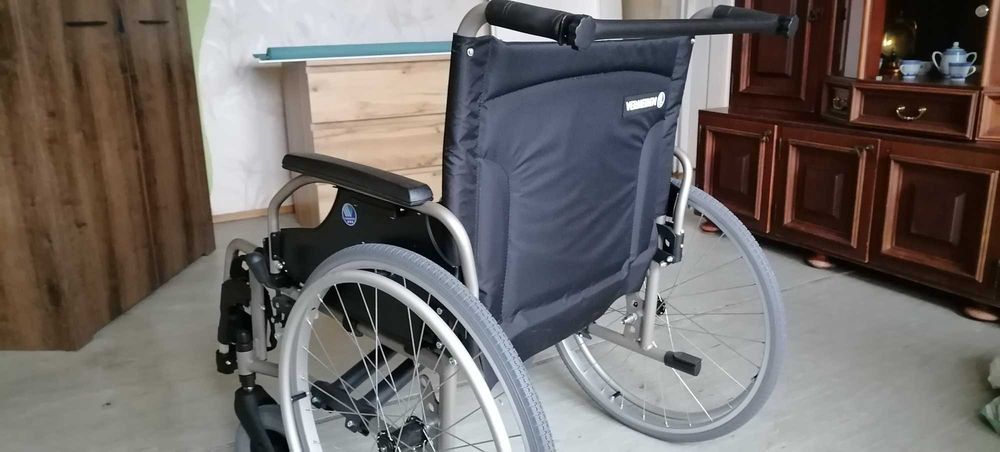 Wózek inwalidzki ręczny V100 XL marka Vermeiren do 170kg