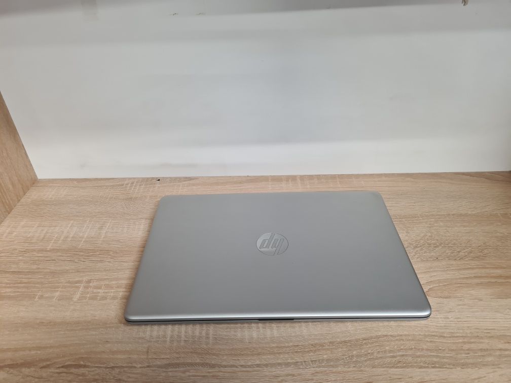 Laptop HP -15-DW3113NW 15.6 I5 -1135G7 8GB RAM 512 GB SSD Windows 11