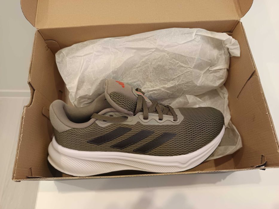 Продам кросівки Adidas