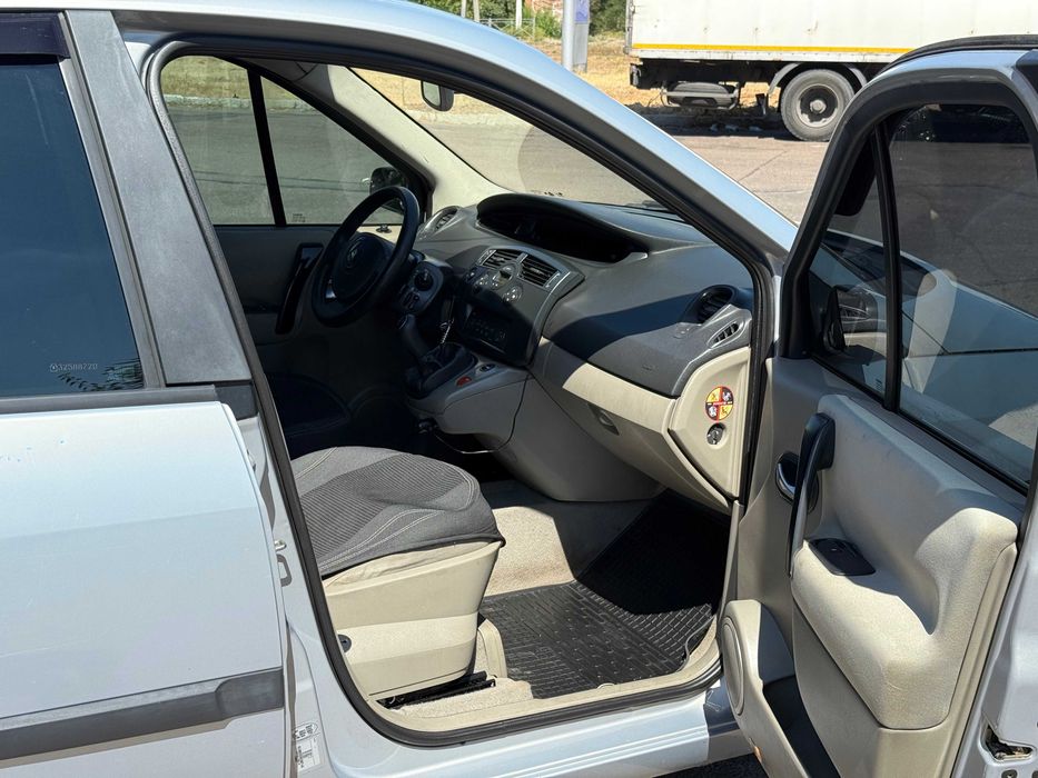 Продаю Renault Scenic 1.5d 5cт мех 2004р