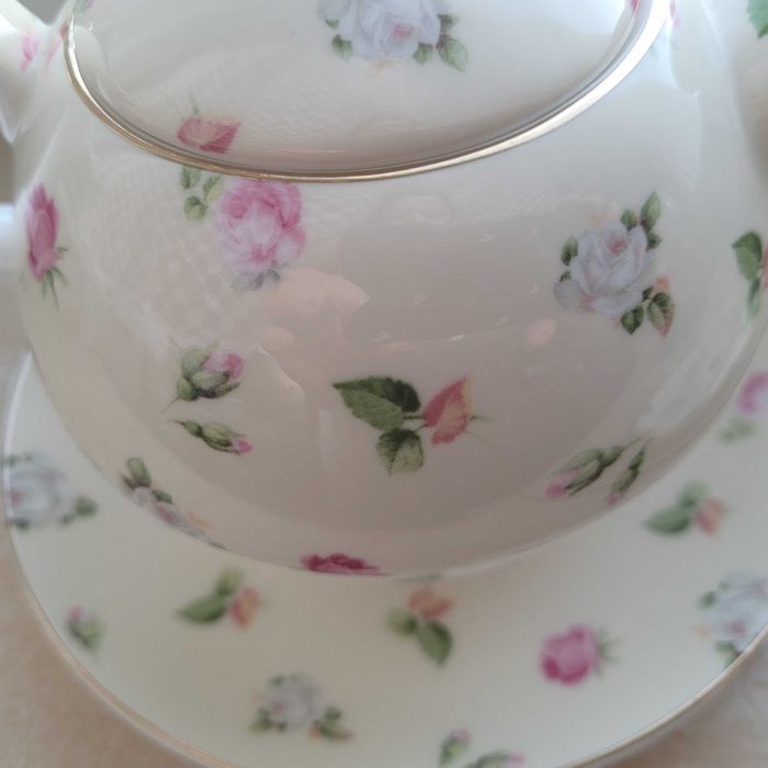 Villa Italia porcelanowy dzbanek do herbaty ze spodkiem