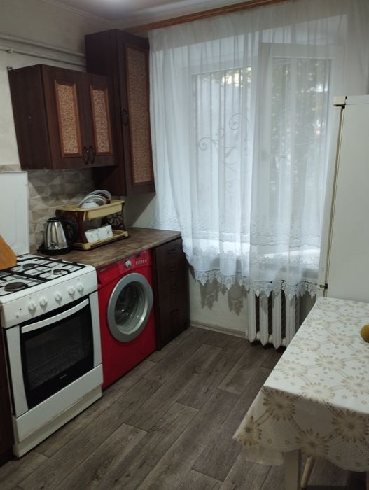 Квартира 1кім.(Не вимикають світло)