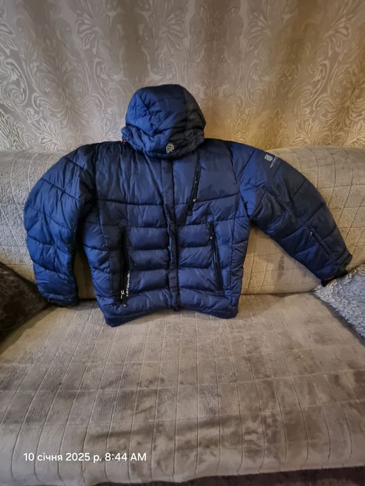 Продам майже нову чоловічу куртку