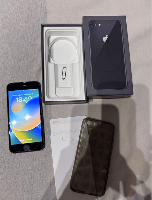 Iphone 8 64 GB. CZARNY