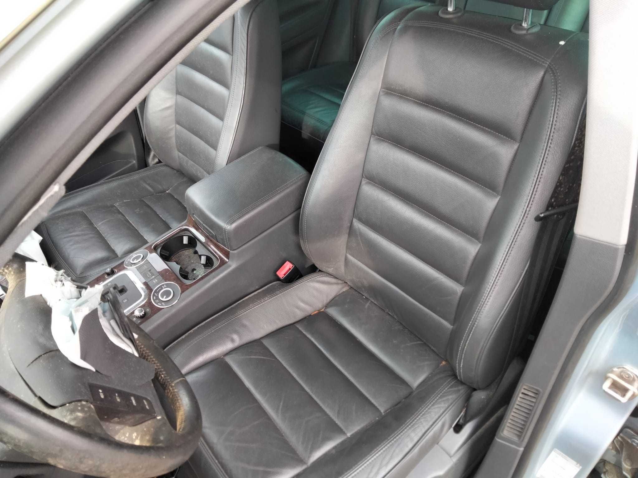 VW Touareg 4,2 benzyna automat