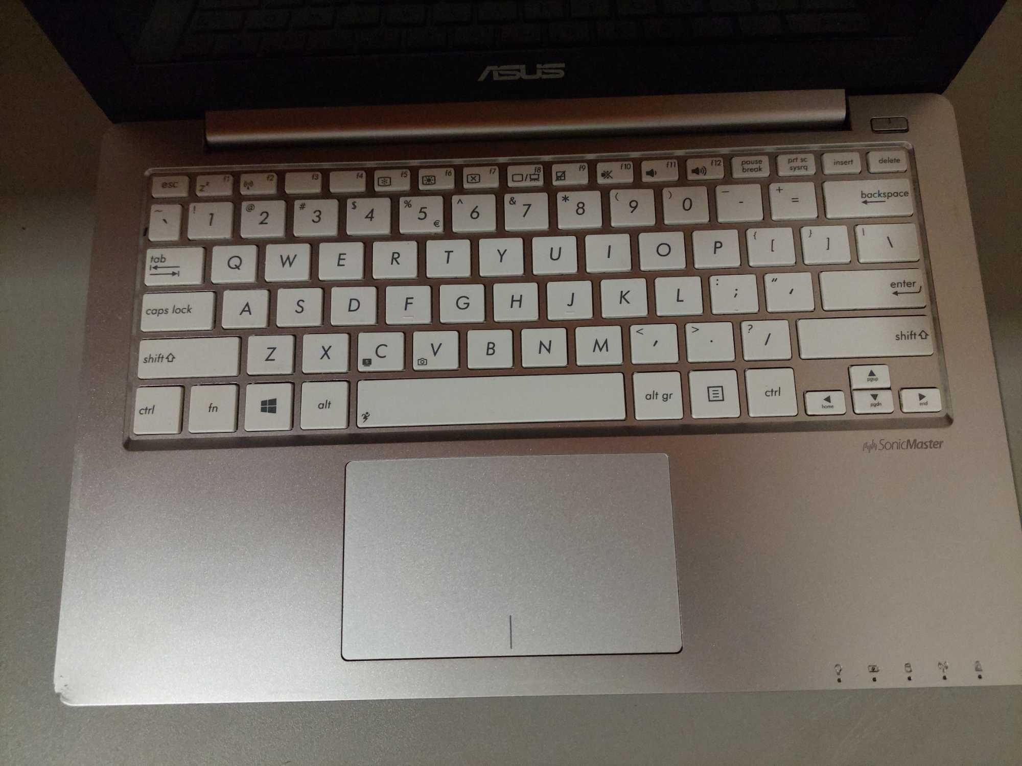 Smukły laptop/notebook Asus X201E (SSD, 4GB RAM)