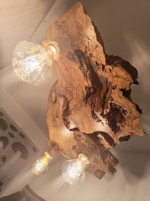 Lampa wisząca z korzenia drzewa oliwnego sznur jutowy Unikat Handmade