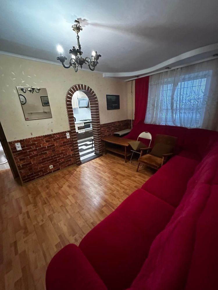 Зупинка Фурманова місце для авто
