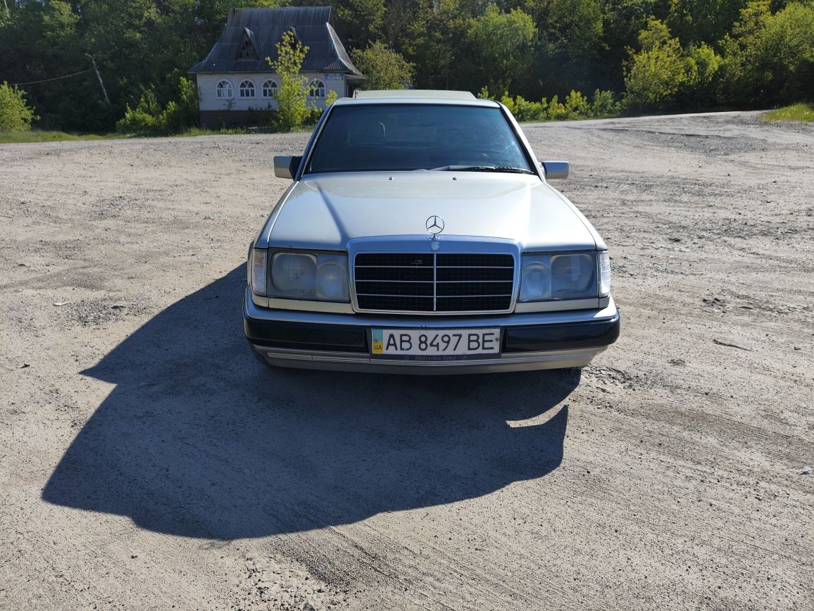 Mercedes-Benz W124, E230