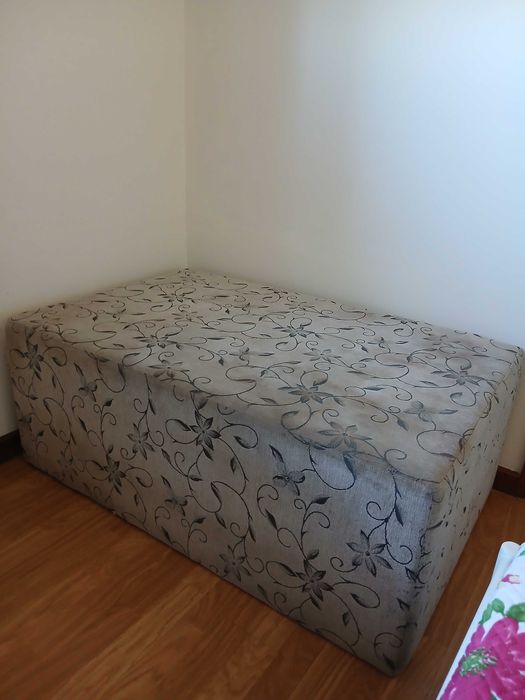 Mesa  / puff estofado para sala