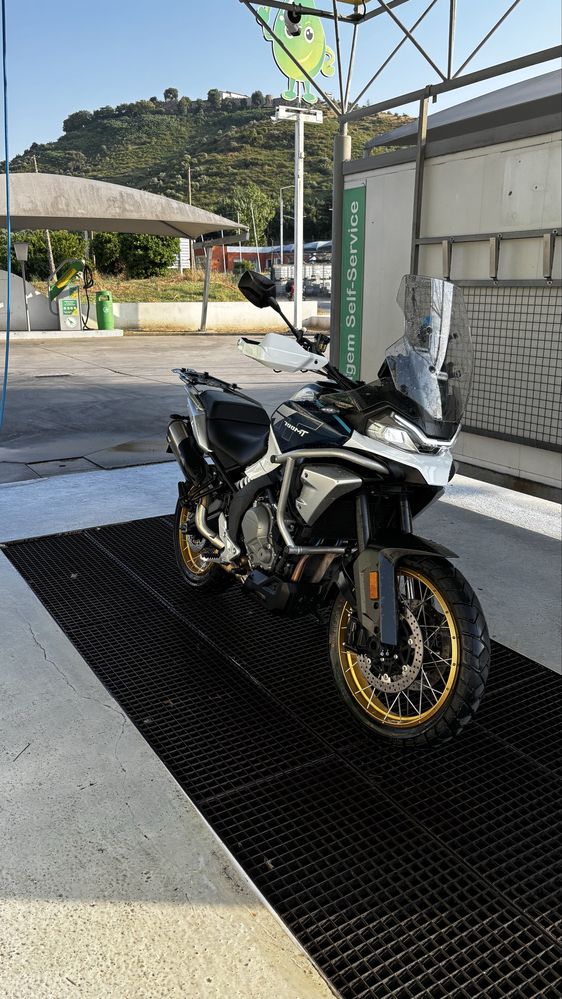 CF Moto 700MT Adv 2025
