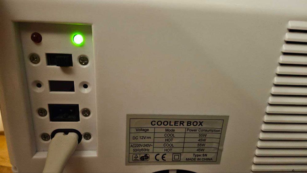 Холодильник для косметики B.FRIDGE із дзеркалом 6 літрів білий