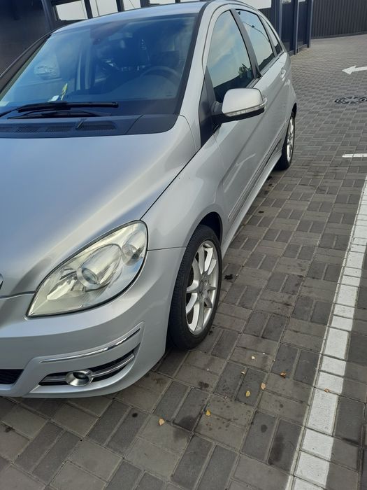 Мерседес B200, бензин