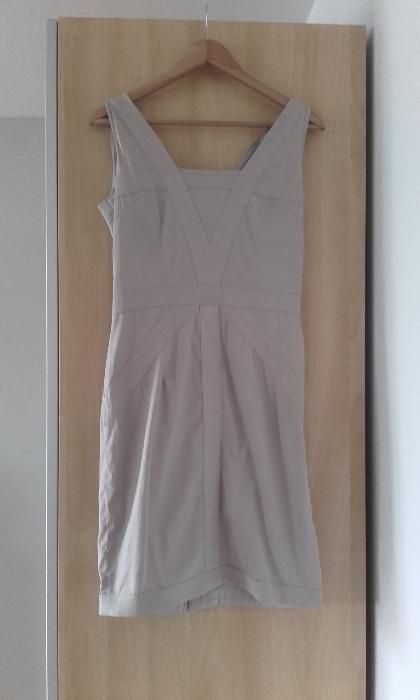 Beżowa sukienka w sportowym stylu Mohito