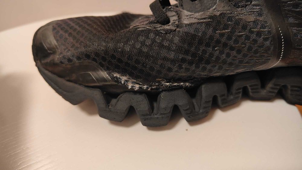 Б/в чоловічі м'які кросівки Reebok ZIGTECH, розмір EUR 42 (27,0 см)