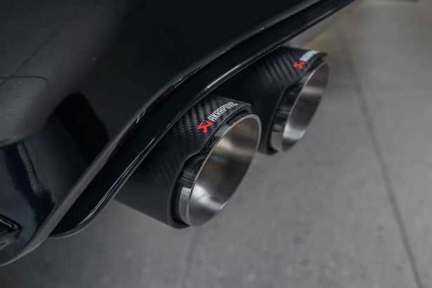 Новые насадки на глушитель из нержавеющей стали AKRAPOVIC