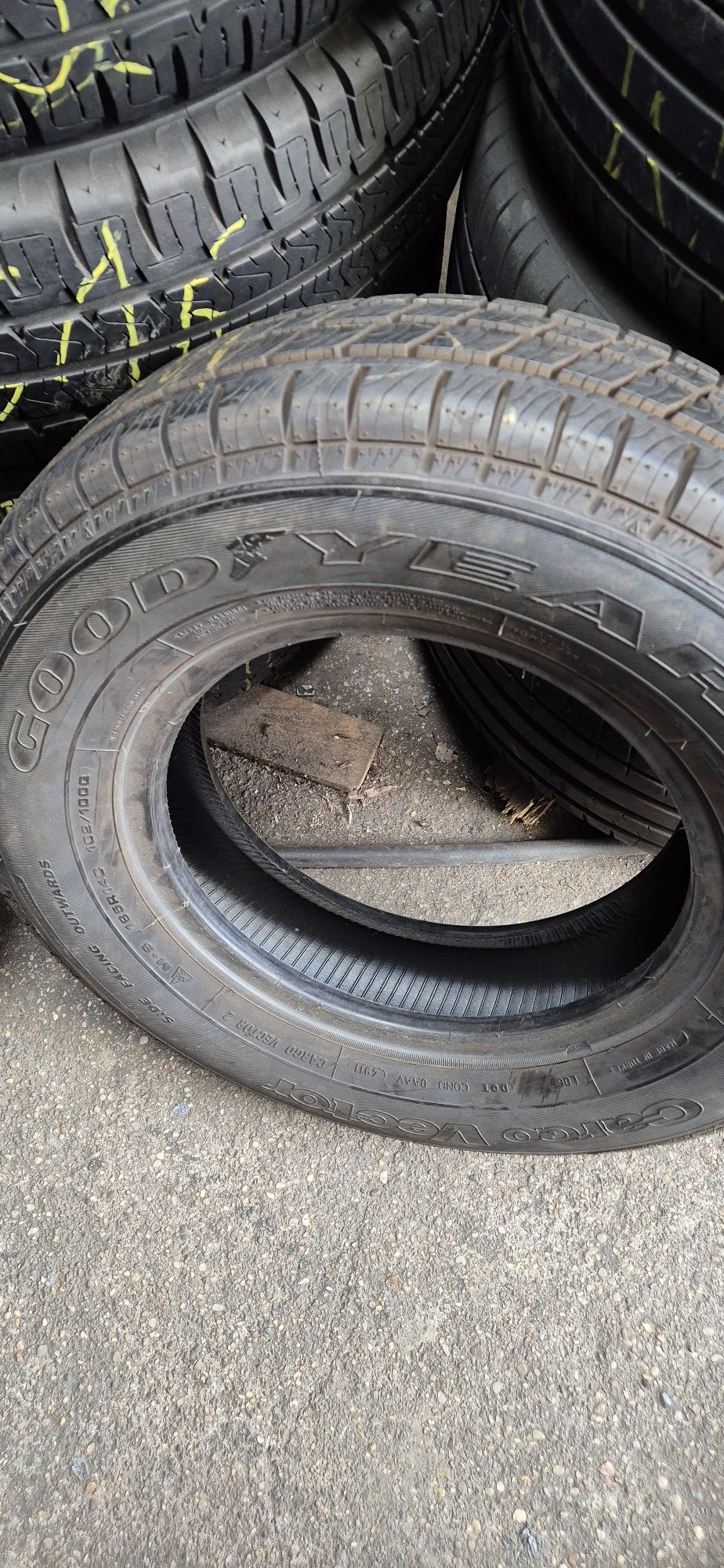 Para opon letnich Goodyear 185 14 C Bus
