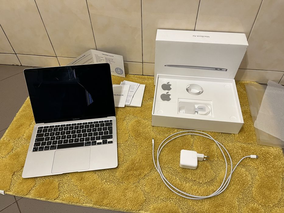 Macbook air m1 8/256