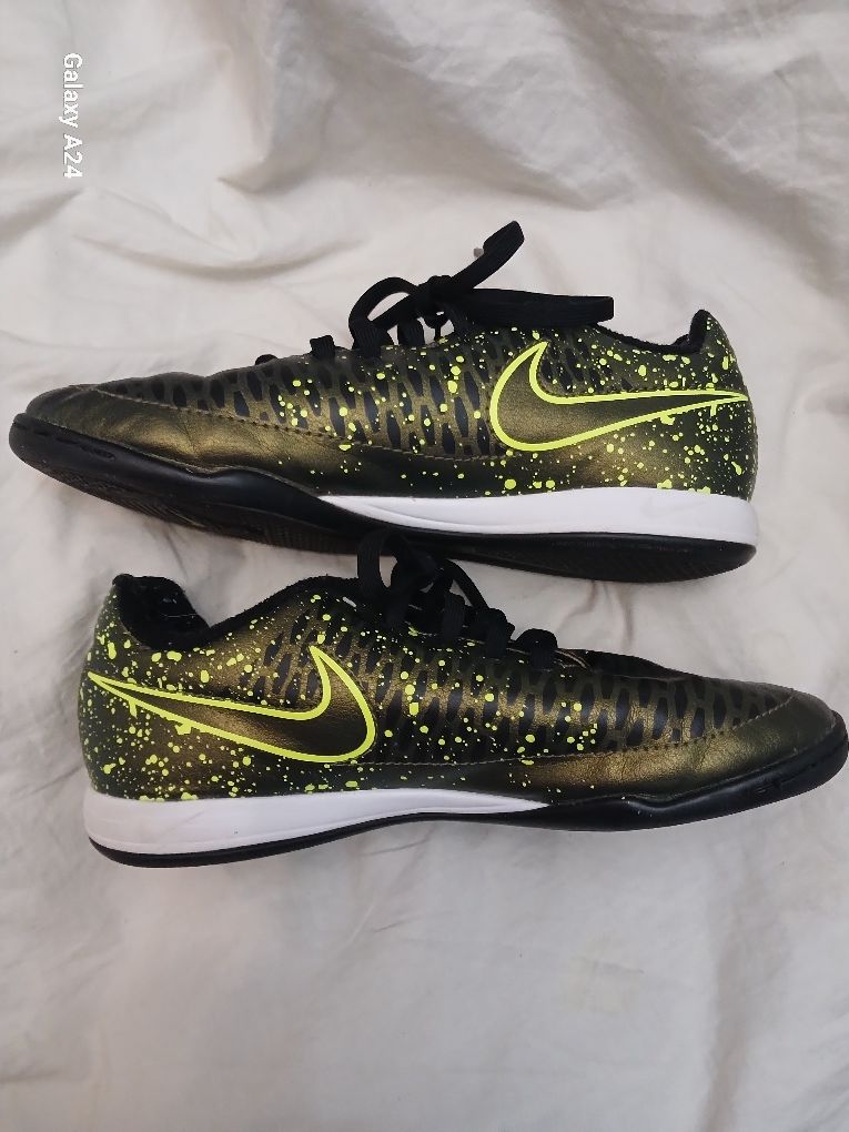 Футзалки Nike Magista, р.37,5